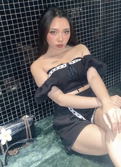 Selena Petite Girl - puta in Bali Photo 1 of 10