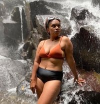 Selena - escort in Bali
