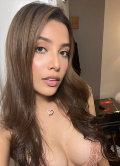 Selena - escort in Tokyo Photo 7 of 9