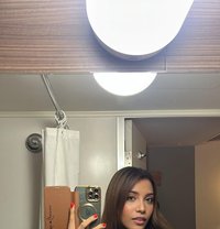 Selena - puta in Singapore