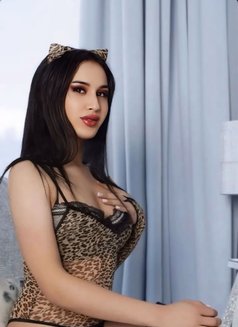 Selena - Acompañantes transexual in Dubai Photo 7 of 17