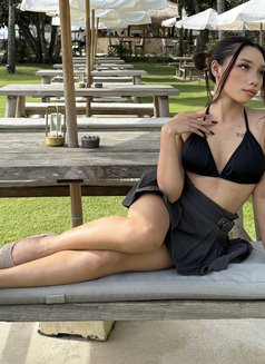 Selena Petite Girl - puta in Bali Photo 8 of 10