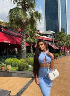 Selena - escort in Dubai Photo 8 of 11
