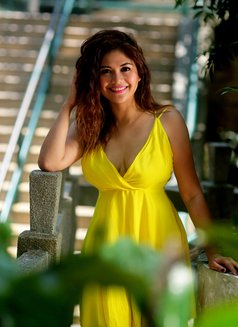 Selena Summer - puta in Singapore Photo 14 of 16