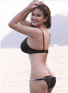 Selena Summer - puta in Singapore Photo 15 of 16
