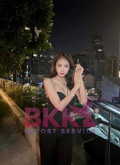 Selena - escort in Bangkok Photo 4 of 4