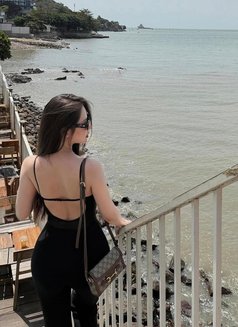 Selena - escort in Colombo Photo 5 of 6