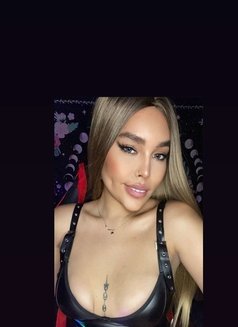 Selenamorn - Transsexual escort in Manila Photo 29 of 30