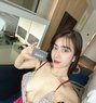 Selene - escort in Singapore Photo 3 of 4