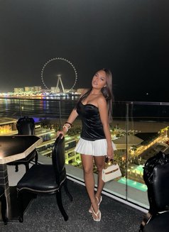 Selene - puta in Dubai Photo 9 of 9
