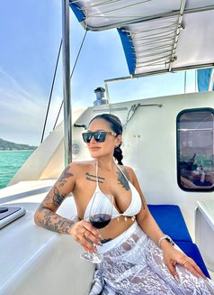 Selene - escort in Khon Kaen Photo 9 of 10