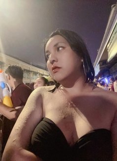 Selenna - Transsexual escort in Bangkok Photo 4 of 6