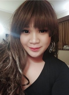 Selfia - Transsexual escort in Surabaya Photo 3 of 4