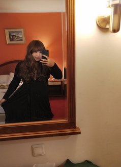 Selfia - Transsexual escort in Surabaya Photo 4 of 4