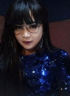 Selfia - Transsexual escort in Surabaya Photo 2 of 4