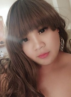 Selfia Shemale Cute and Sexy - Acompañantes transexual in Jakarta Photo 1 of 3