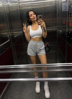 Seliinn - escort in İstanbul Photo 3 of 5