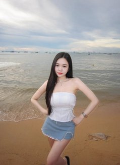 Selin - escort in Bali Photo 5 of 5