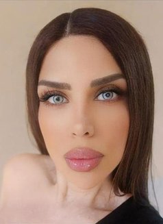 Selin - escort in Muscat Photo 1 of 5