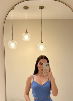 Selin - escort in Muscat Photo 2 of 5