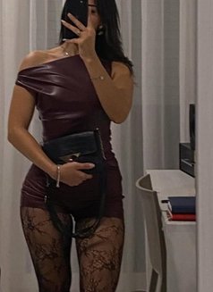 Selin - escort in Muscat Photo 3 of 5