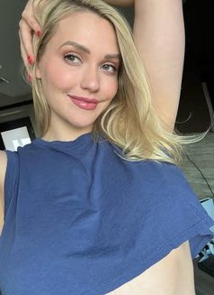 Selina - escort in Cairo Photo 5 of 8