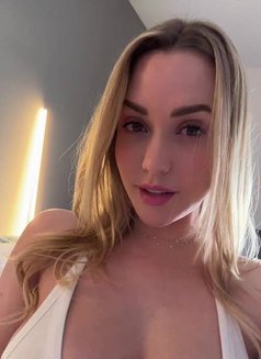 Selina - escort in Cairo Photo 8 of 8