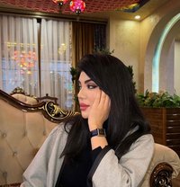 Selina - puta in Doha