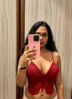 Selina Fernando - escort in Colombo Photo 2 of 9