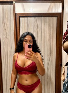 Selina Fernando - escort in Colombo Photo 9 of 9