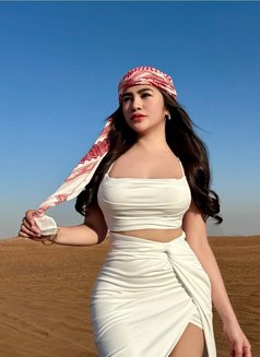 Selina - escort in Doha Photo 1 of 6