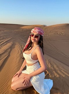 Selina - escort in Doha Photo 2 of 6