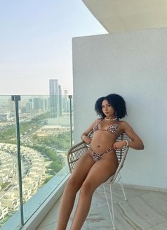 Selina - escort in Dubai Photo 3 of 5