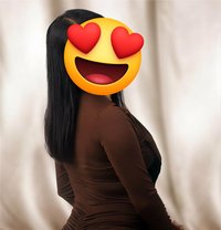 Selina - escort in Kolkata Photo 1 of 9