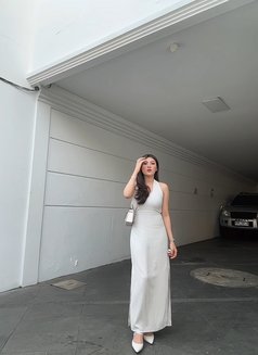 Selina - escort in Jakarta Photo 2 of 3