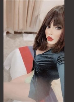 Selina - Transsexual escort in Riyadh Photo 2 of 7