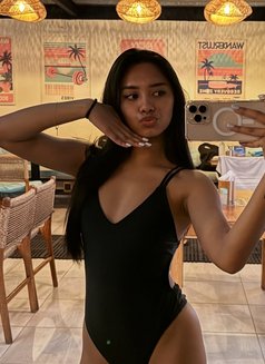 Selina - escort in Dubai Photo 1 of 10
