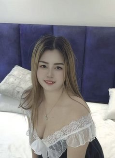 Selina - escort in Riyadh Photo 4 of 6