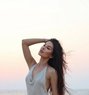 Seline - puta in Dubai Photo 1 of 7