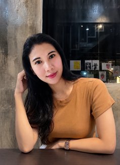 Selly good full massage service - puta in Jakarta Photo 6 of 7