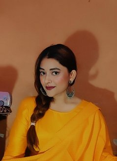 Selly - puta in Pune Photo 1 of 10