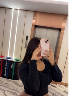 Selly - puta in Pune Photo 5 of 10