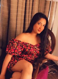 Selly - puta in Pune Photo 7 of 10