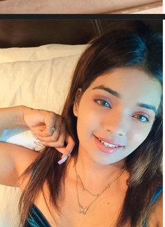 Selly - puta in Pune Photo 8 of 10