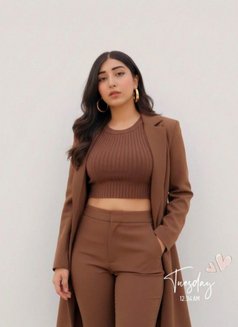 Selly - puta in Pune Photo 10 of 10