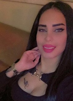 Selma - escort in İstanbul Photo 3 of 4