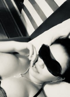 Semanta - adult performer in İstanbul Photo 6 of 7