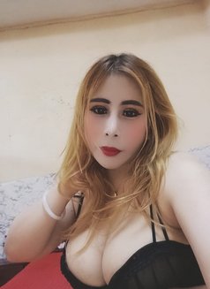 Sena - escort in Noida Photo 3 of 5