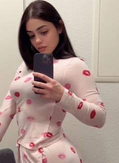 Sena - puta in Buraidah Photo 2 of 4