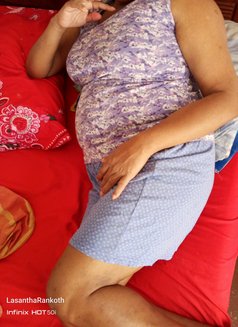 Reshika - escort in Colombo Photo 9 of 10